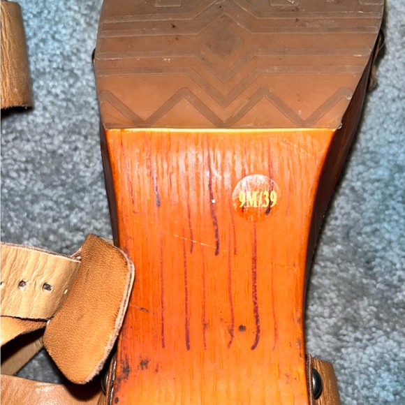 Lucky Brand Leather Hannela Wooden Studded Sandal with wooden sole. size 9/39 - Picture 11 of 13